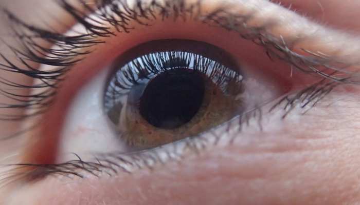Weak Eyesight: इन आदतो से हो सकती है अपने आँखे कमजोर, बचे रहे इन आदतो से
